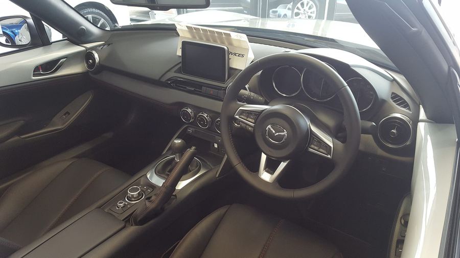 MX-5 RF dashboard and steering wheel (2018 car, right-hand drive).