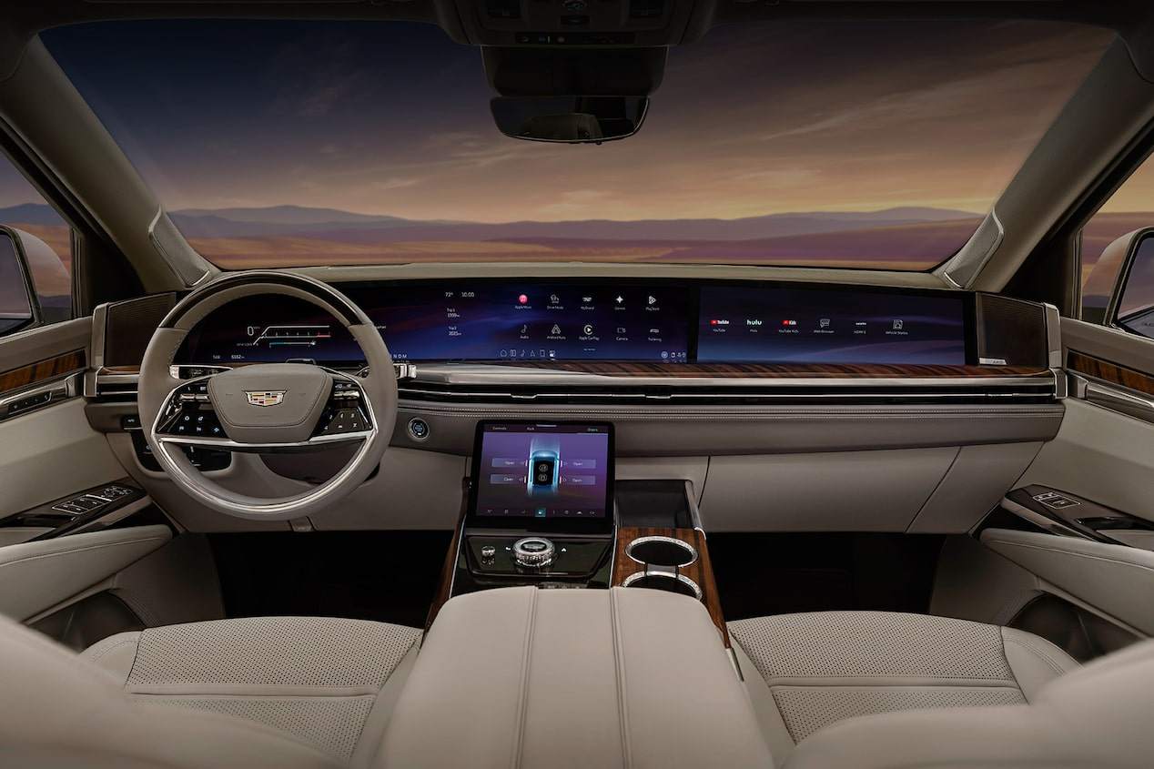 2027 Cadillac Escalade, 55-inch Horizon Display interior detail.