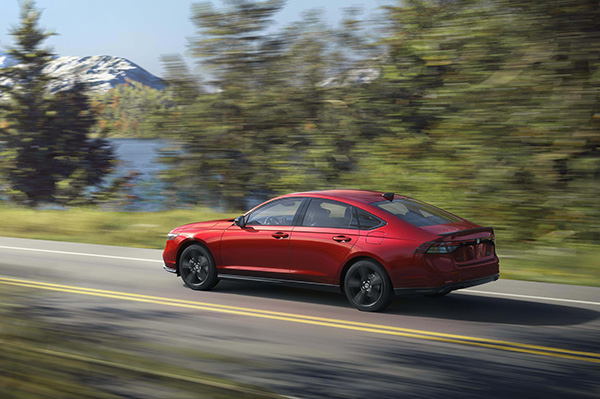 2027 Honda Accord Sport-L Hybrid exterior, rear three-quarter