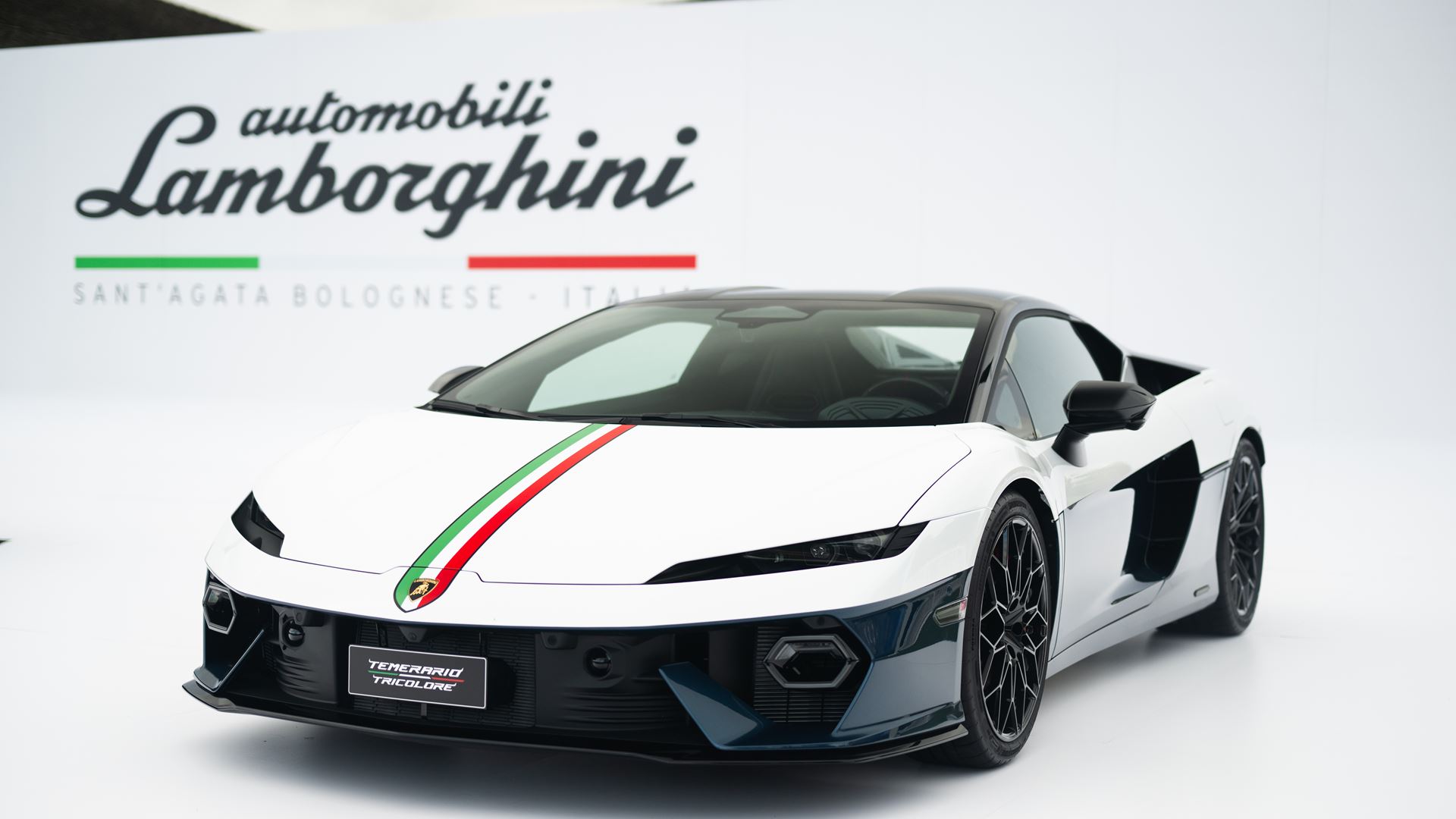 Lamborghini Temerario, front three-quarter exterior shot.