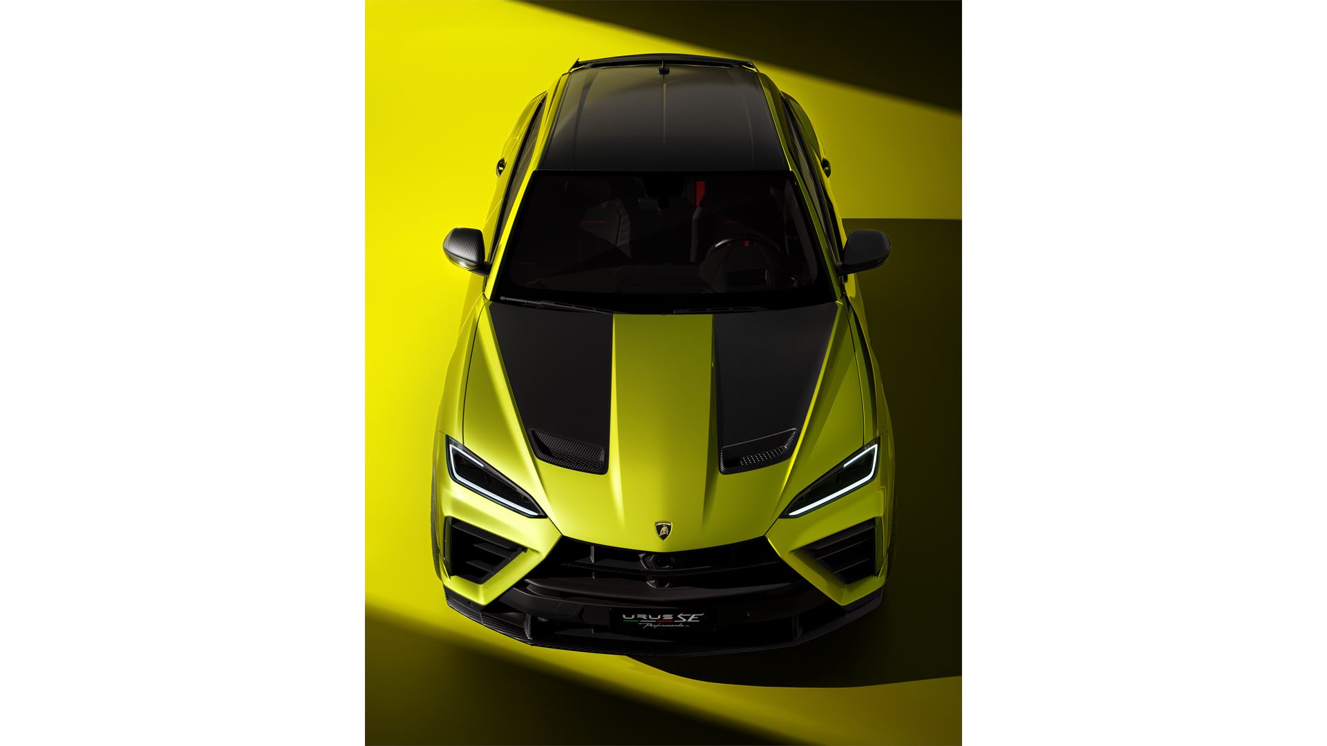 Lamborghini Urus SE Performante, cockpit interior.