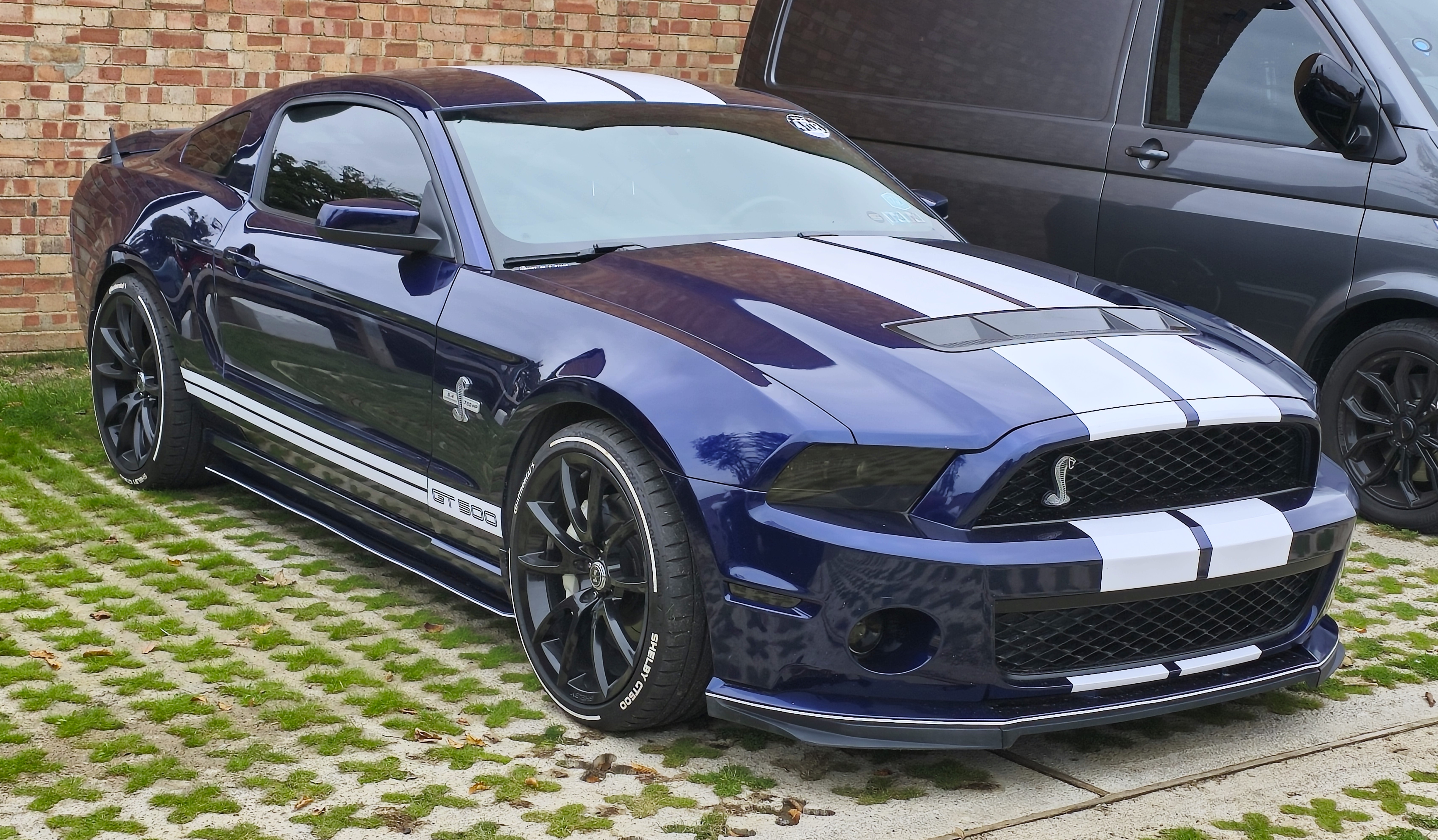 2007-2009 Ford Mustang Shelby GT500, additional angle.