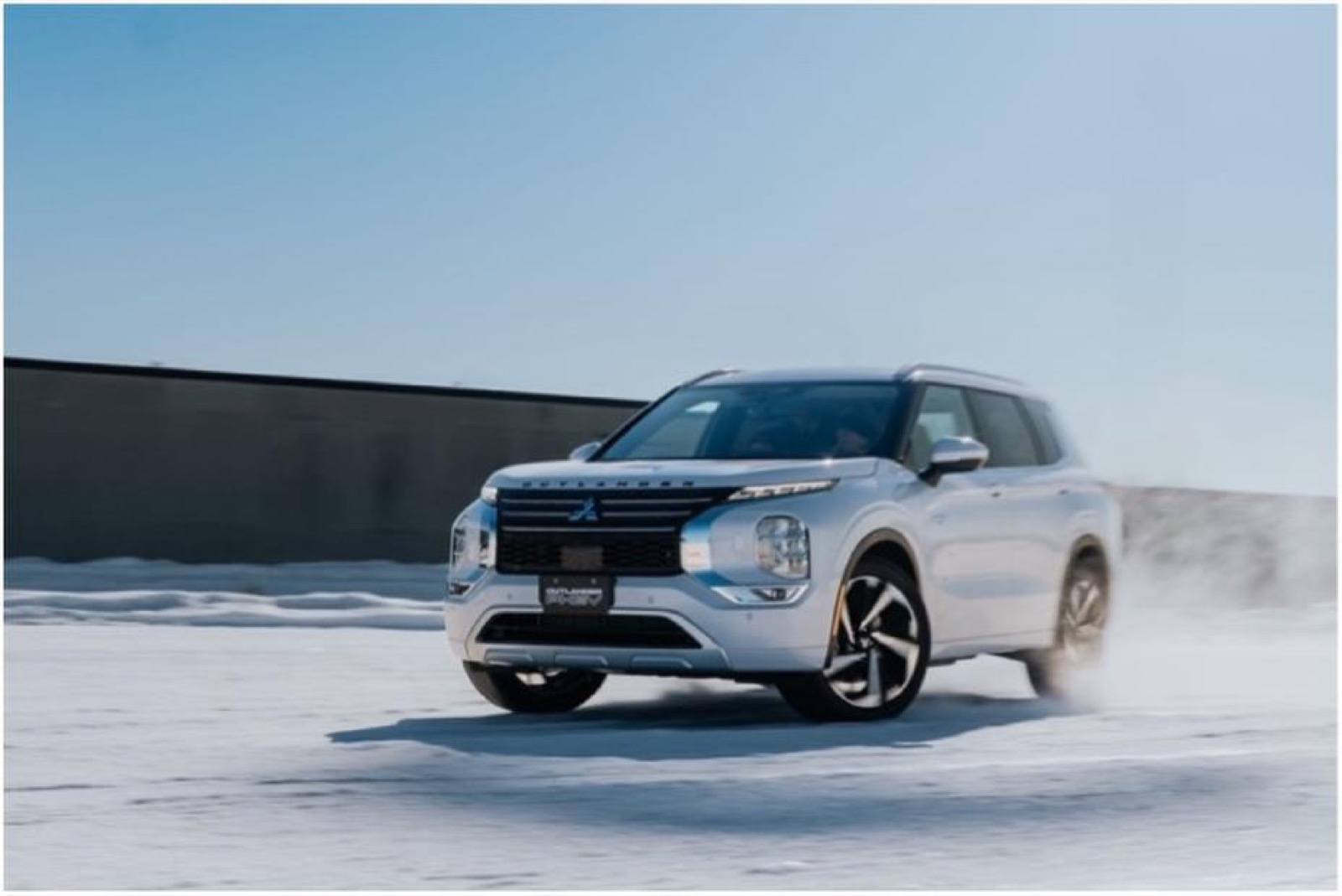 2025 Mitsubishi Outlander PHEV, exterior