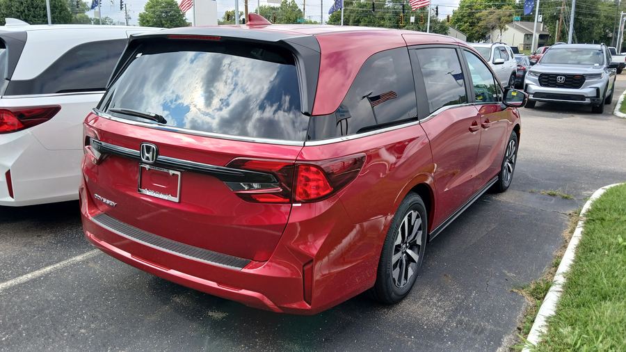 2025 Honda Odyssey, rear three-quarter view.