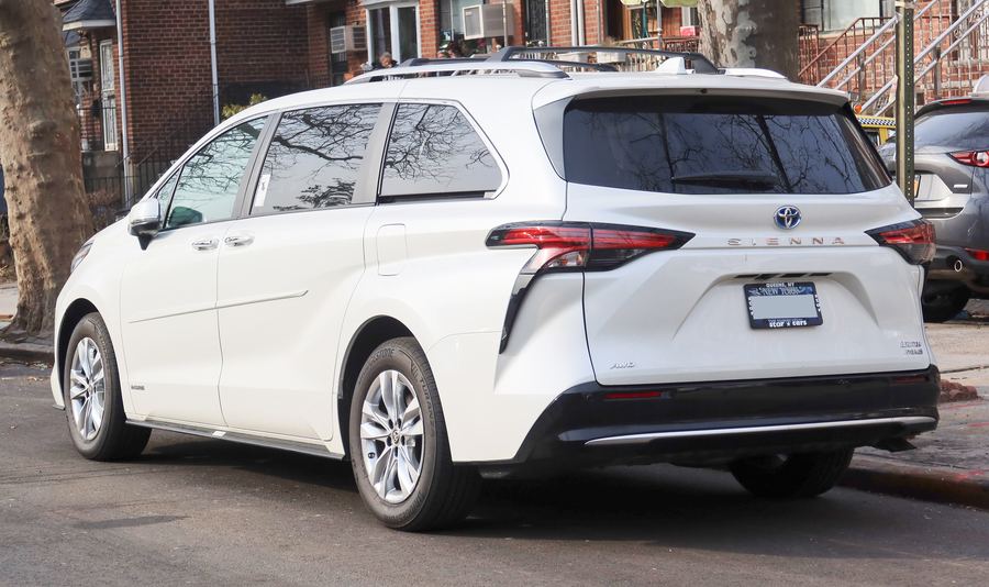 Toyota Sienna Hybrid Limited, rear three-quarter view (2021 car, same generation).