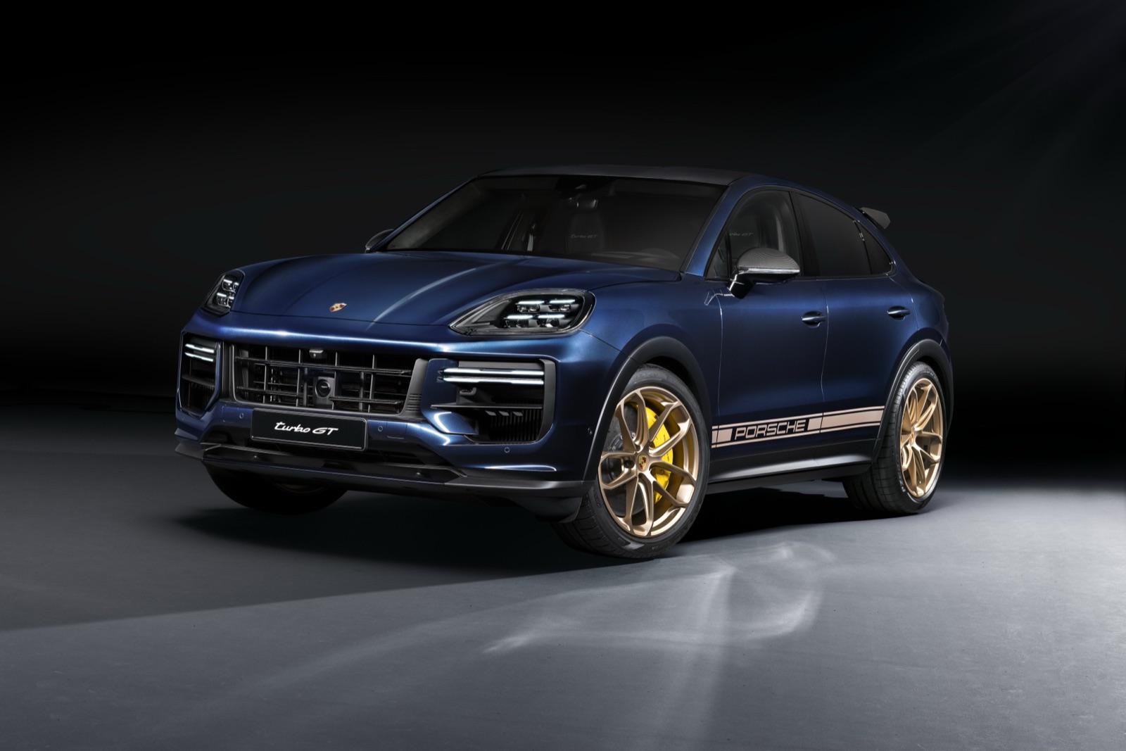 Porsche Cayenne Coupe exterior, front three-quarter