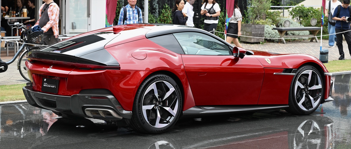 Ferrari 12Cilindri rear three-quarter view, real photograph, Wikimedia Commons.