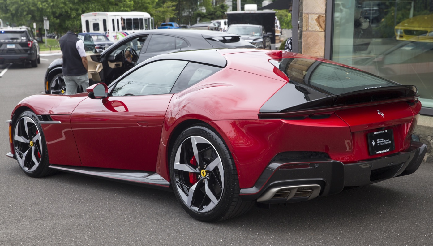 Ferrari 12Cilindri, real photograph, Wikimedia Commons, shot 13.