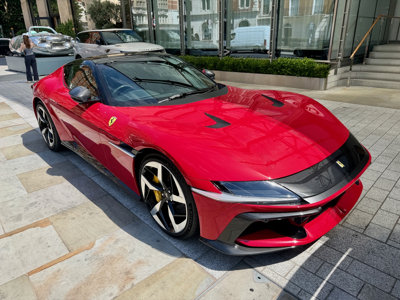 Ferrari 12Cilindri, real photograph, Wikimedia Commons, shot 14.