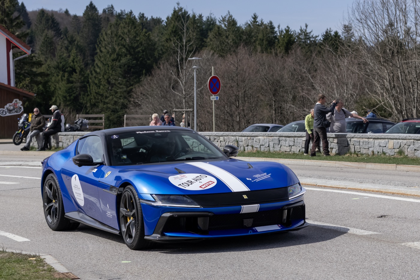 Ferrari 12Cilindri, real photograph, Wikimedia Commons, shot 24.
