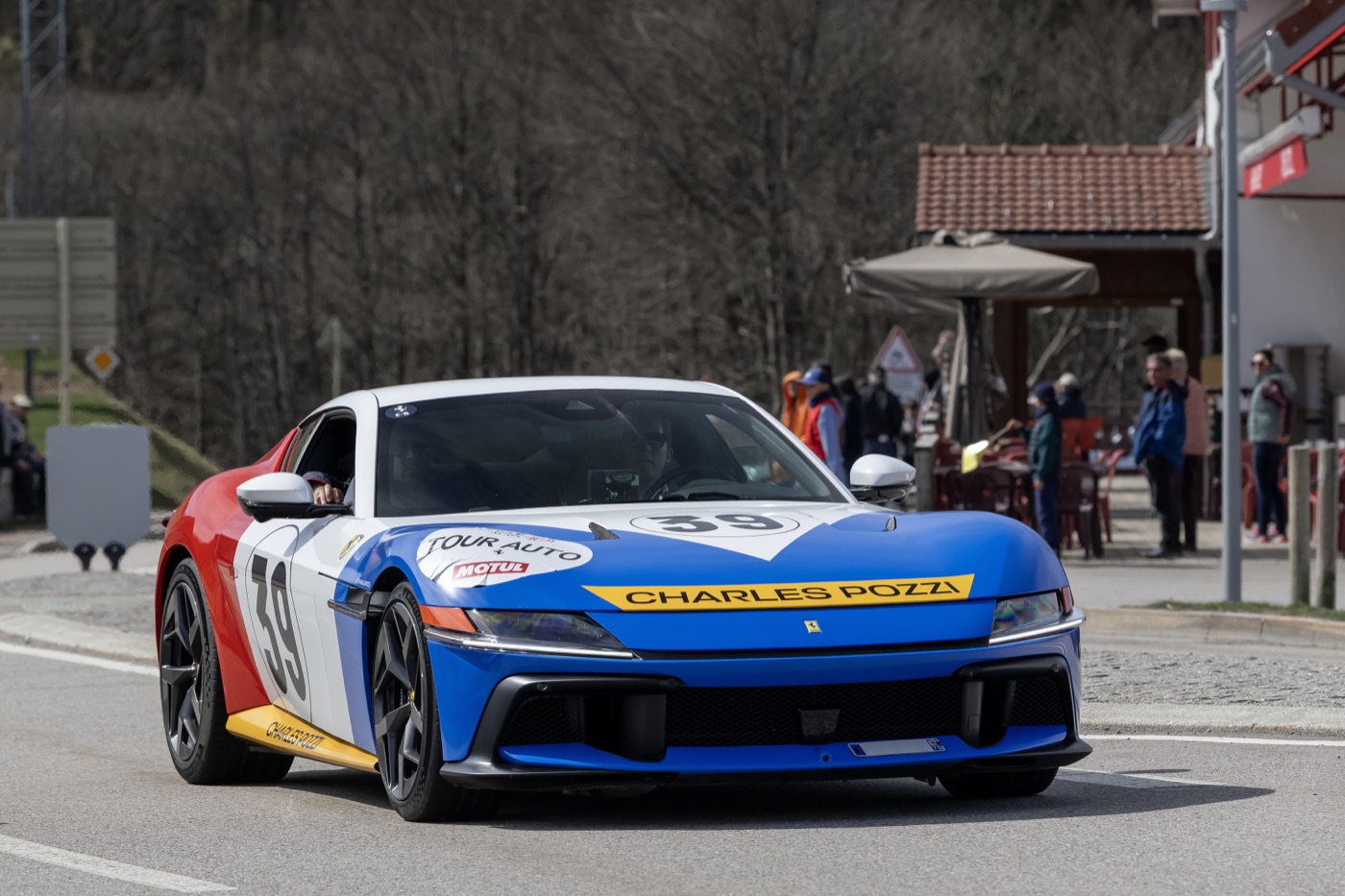 Ferrari 12Cilindri, real photograph, Wikimedia Commons, shot 25.