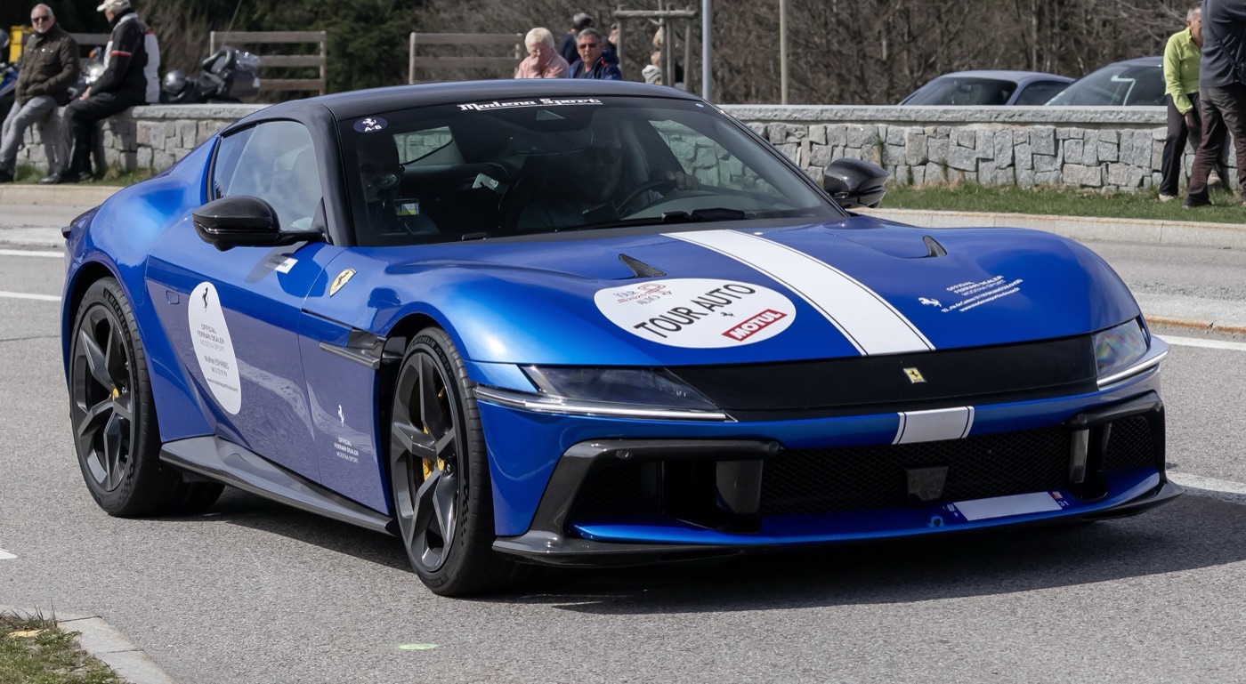 Ferrari 12Cilindri, real photograph, Wikimedia Commons, shot 26.