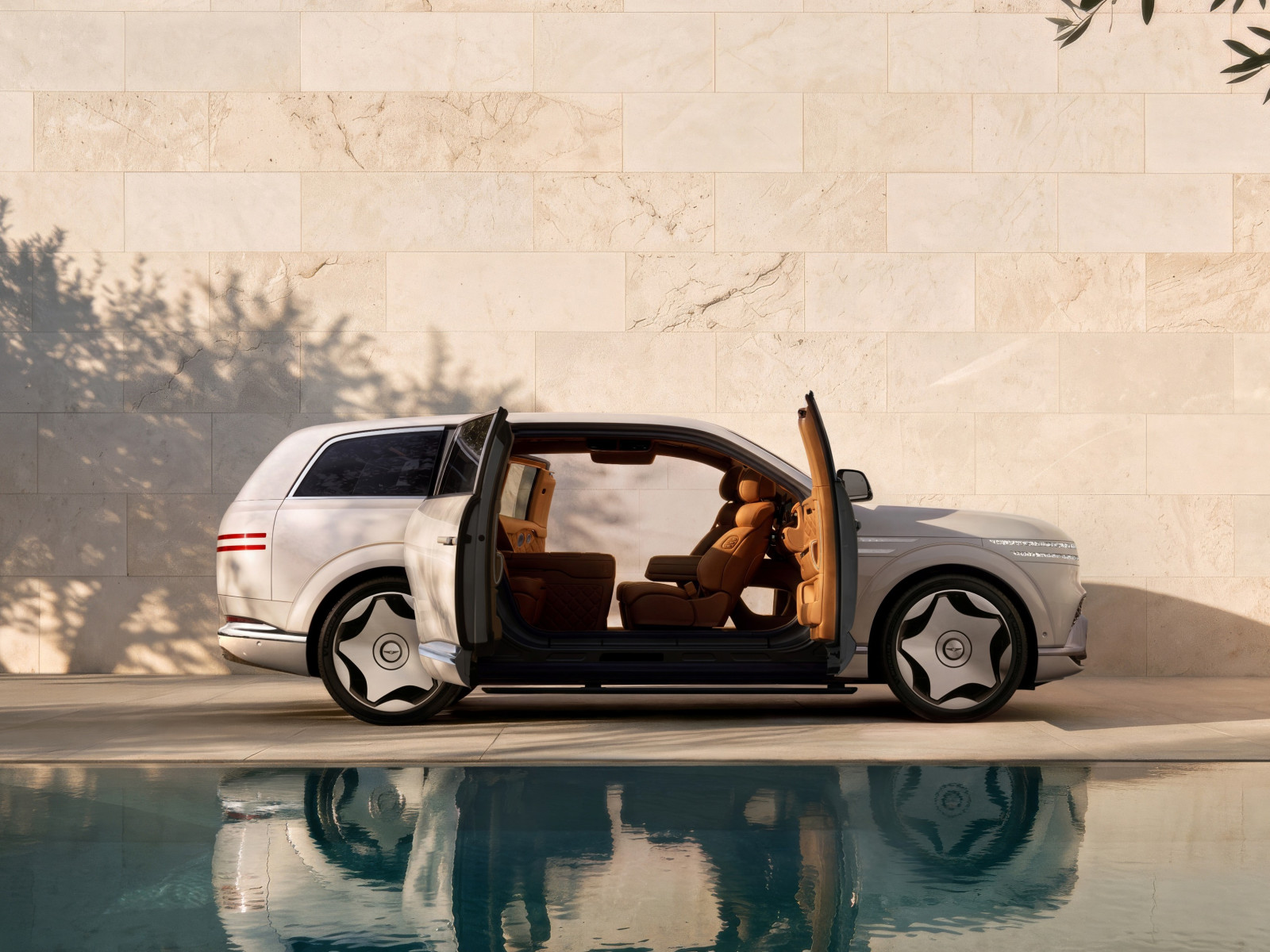 coach doors open Neolun Arch Gate Genesis GV90