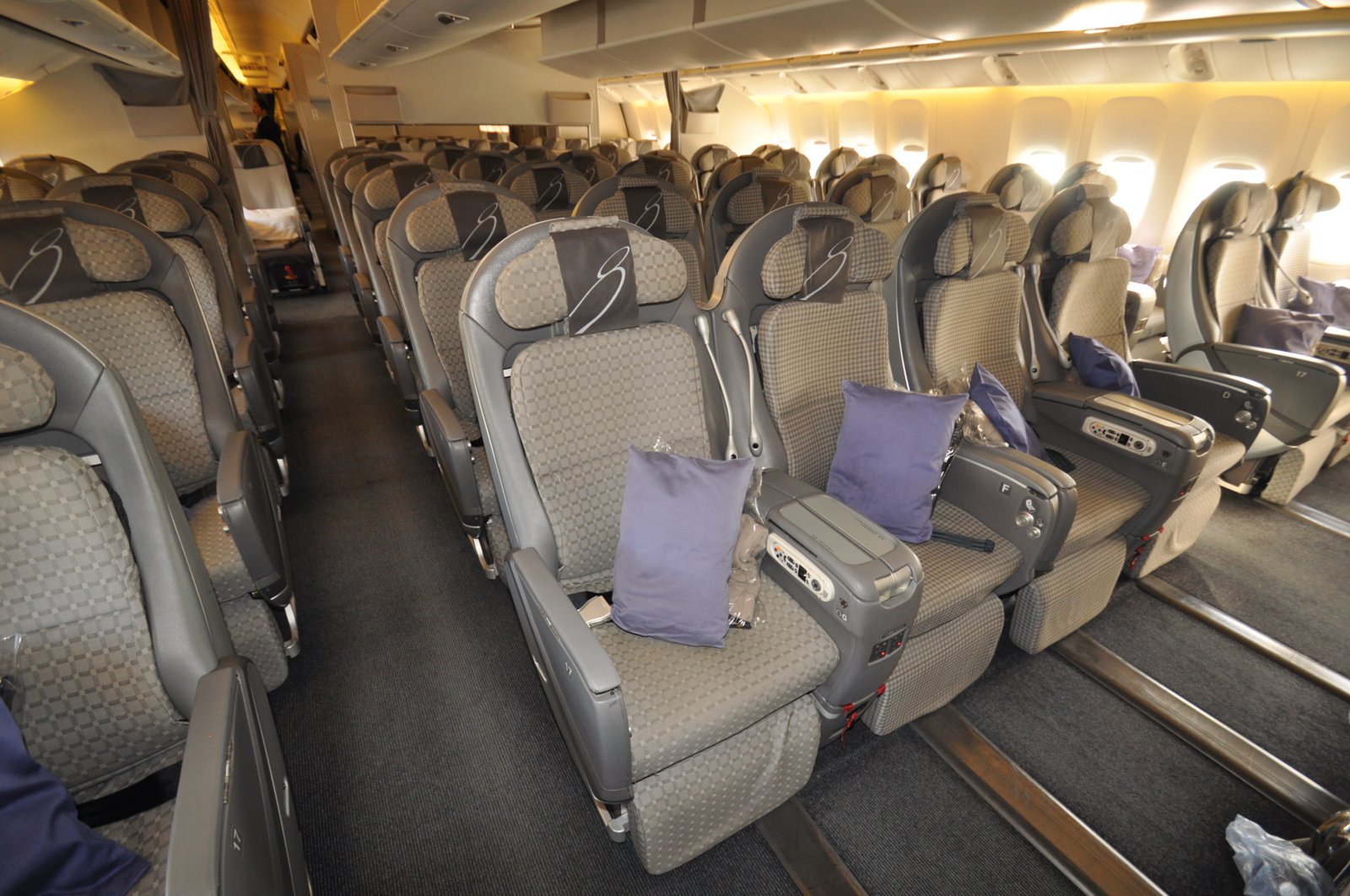 Japan Airlines premium economy Sky Shell Seat