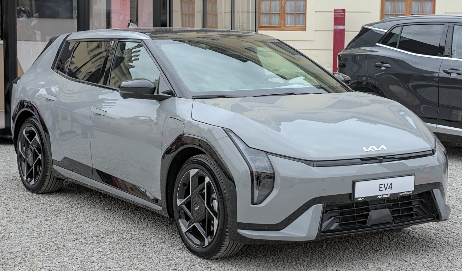 Kia EV4 GT-Line, side profile.