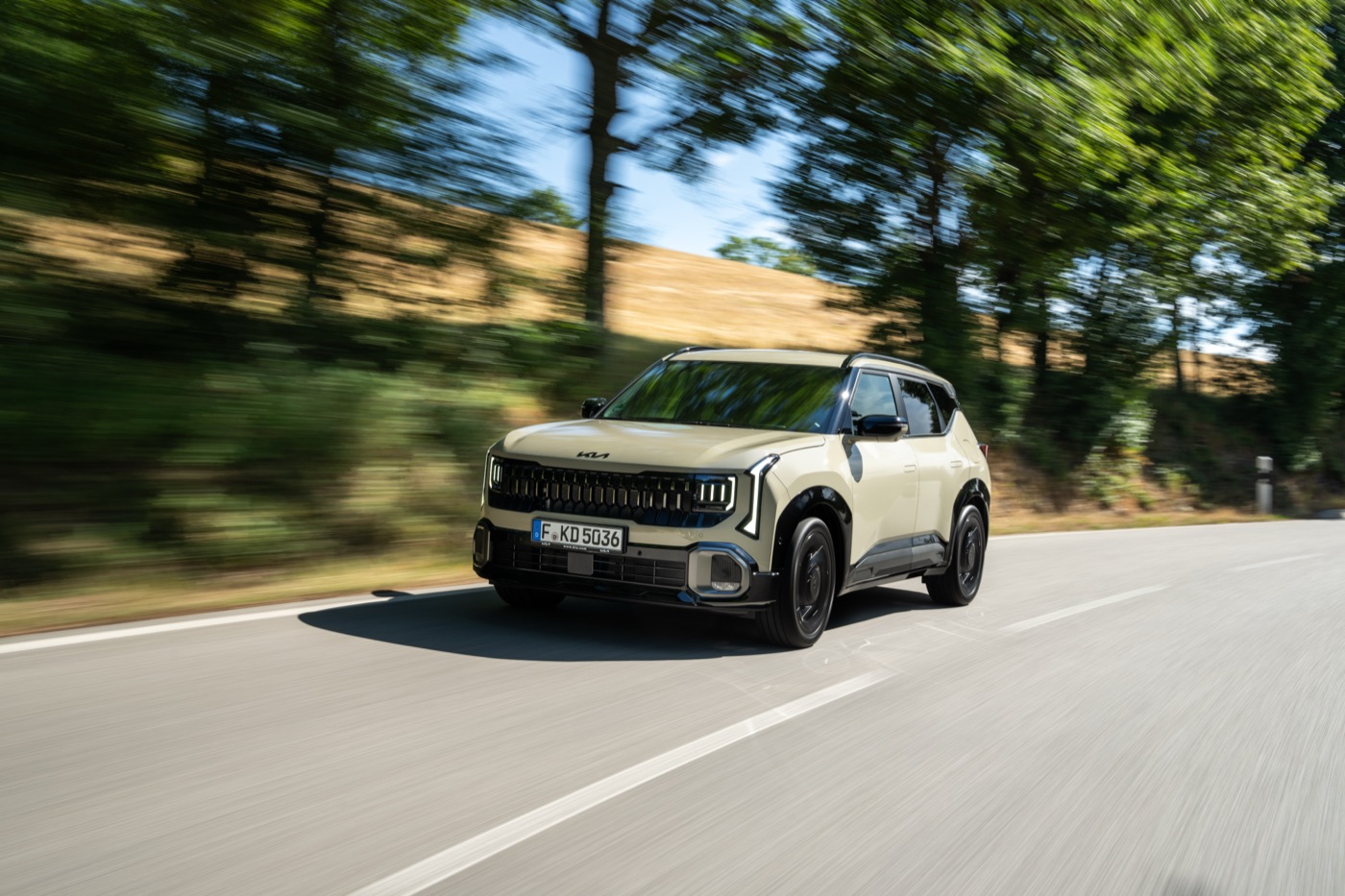 2027 Kia Seltos X-Line AWD, official Kia press photography, driving shot 3.