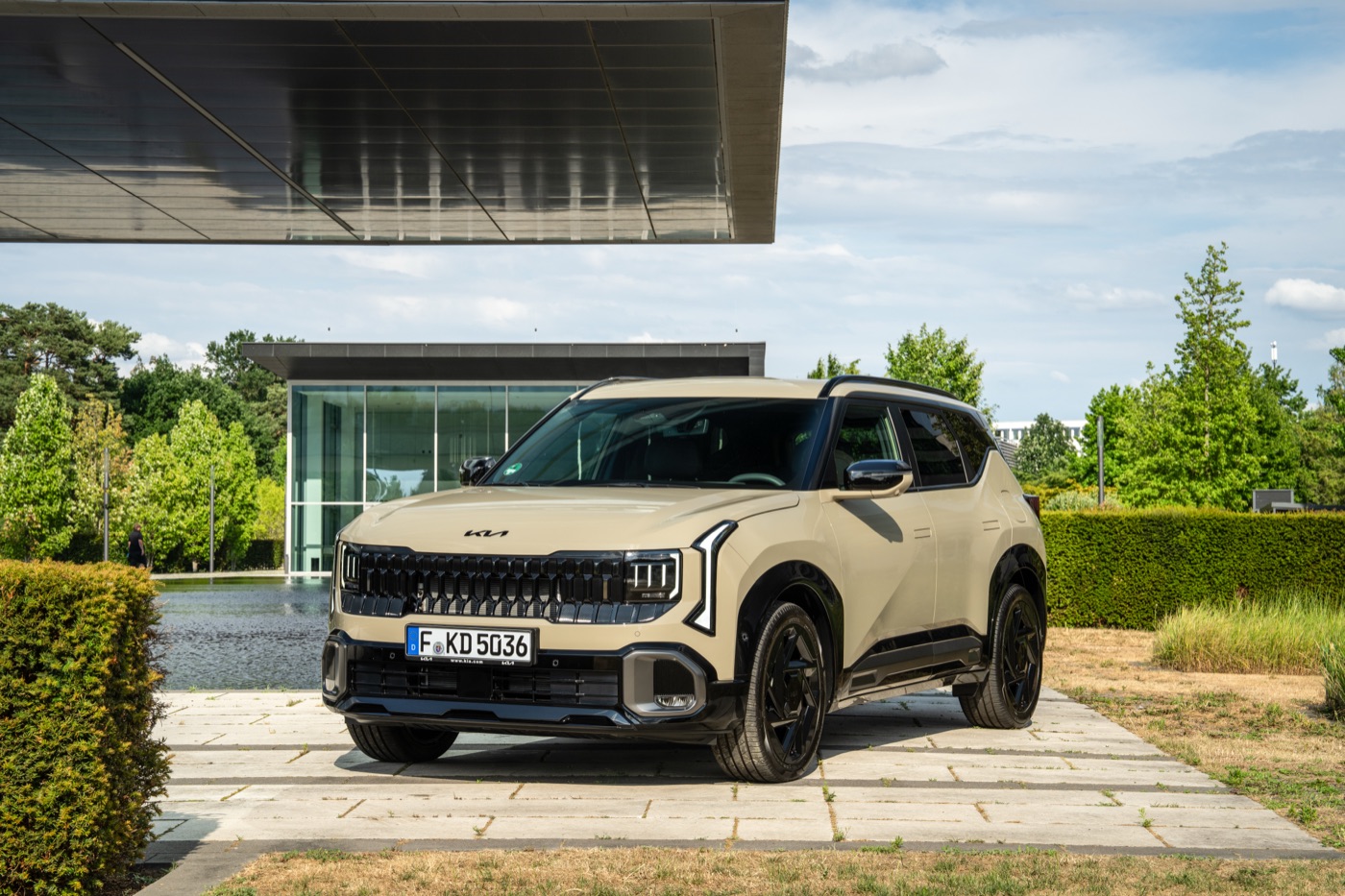 2027 Kia Seltos X-Line AWD, official Kia press photography, static shot 3.