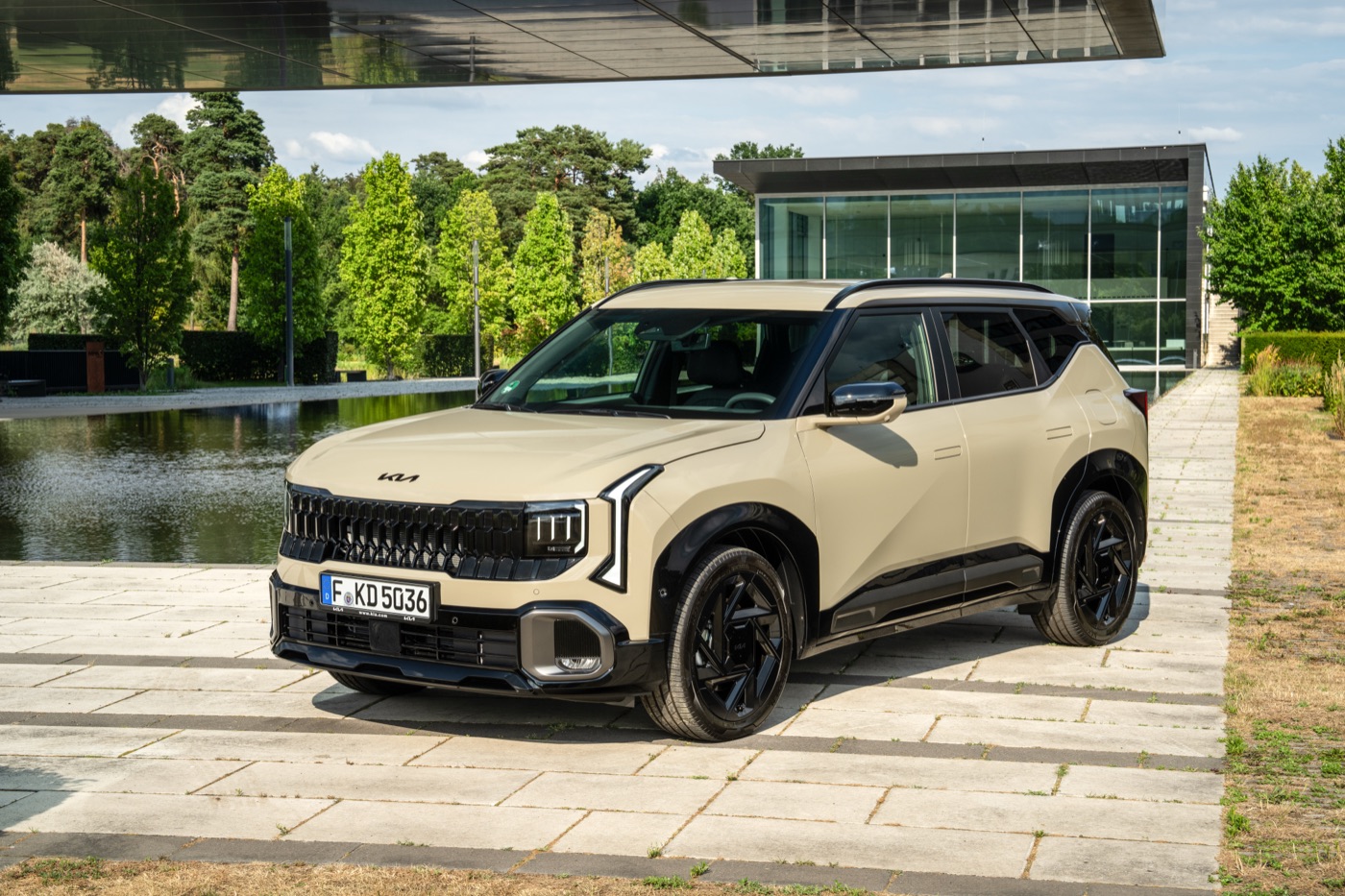 2027 Kia Seltos X-Line AWD, official Kia press photography, static shot 4.