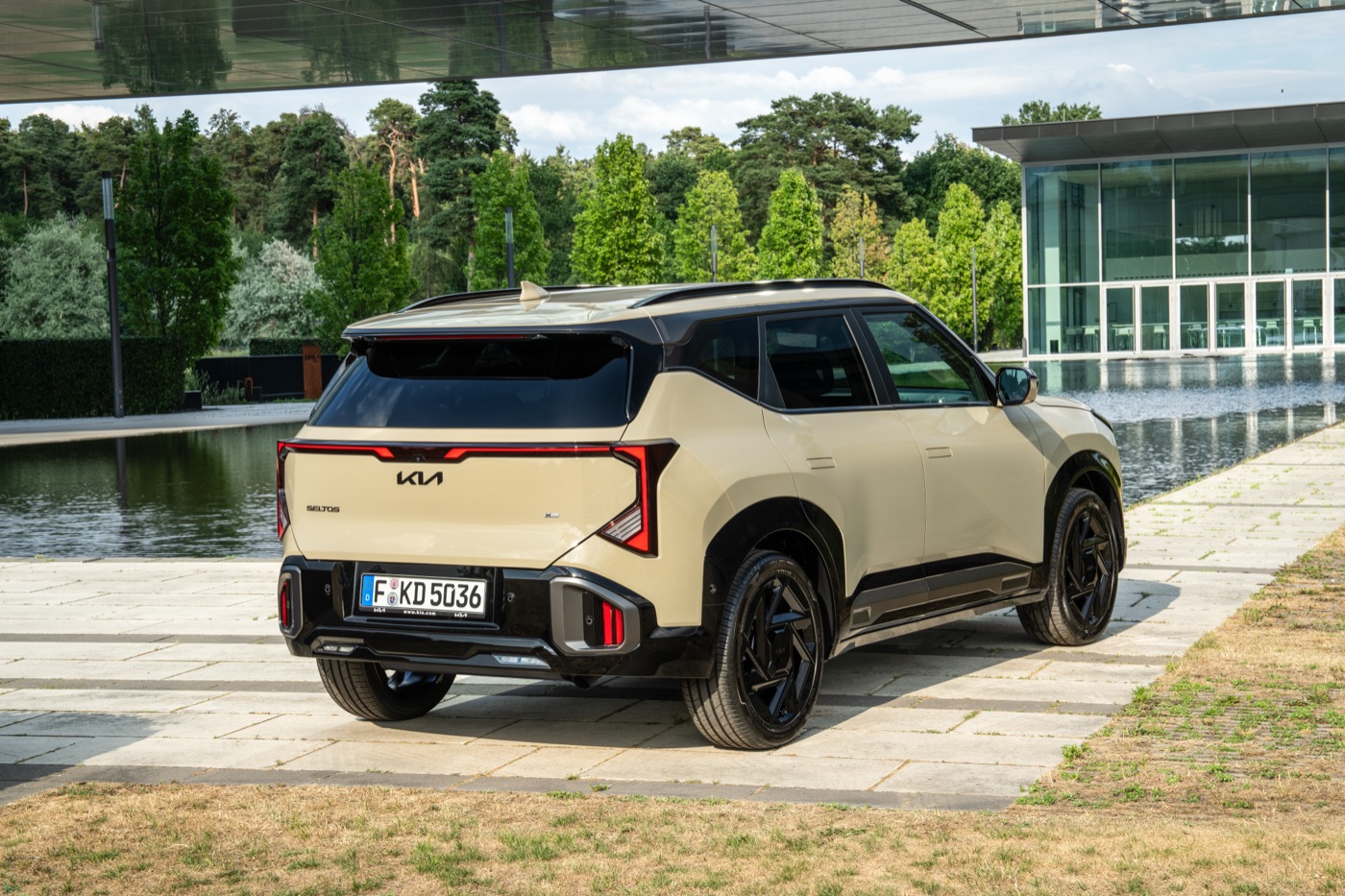 2027 Kia Seltos X-Line AWD, official Kia press photography, static shot 8.