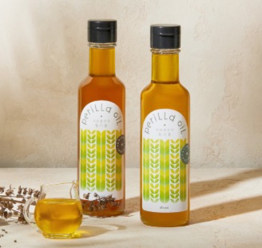 Domestic roastery perilla oil gift set, two bottles, real product photo.