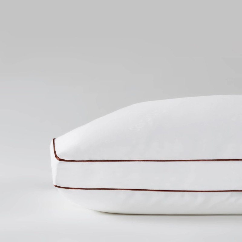 Saatva Latex Pillow, Hypoallergenic Pillow with Shredded Latex Core | Standard Loft (4" - 5"), Breathable, Machine Washable Organic Cotton Cover, Queen (28"x18") 1 Pack