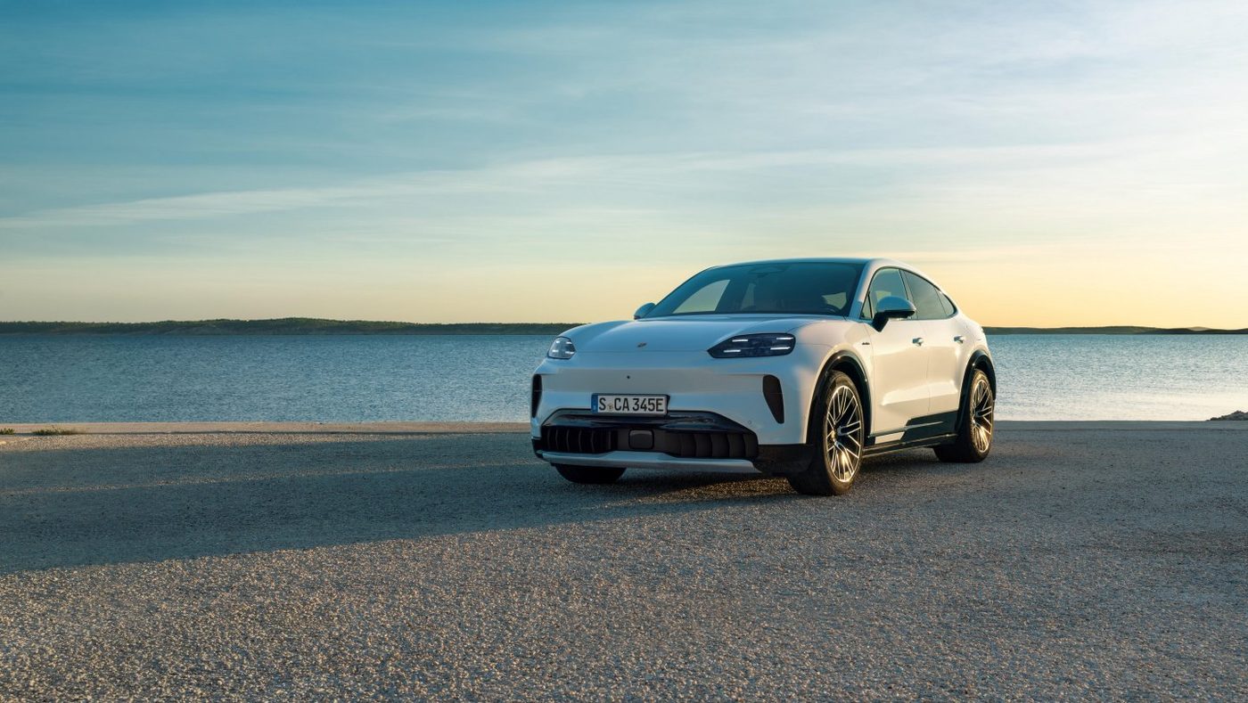 Side profile of the Porsche Cayenne Coupé Electric showing the sloping roofline.
