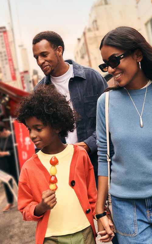 Family traveling, Chase official product photography